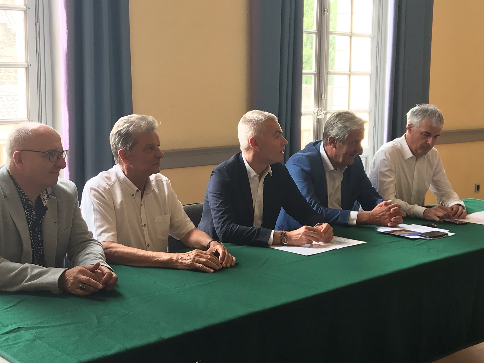 Assises des Petites Villes : L’APVF présente à la presse d’Uzès le programme des Assises