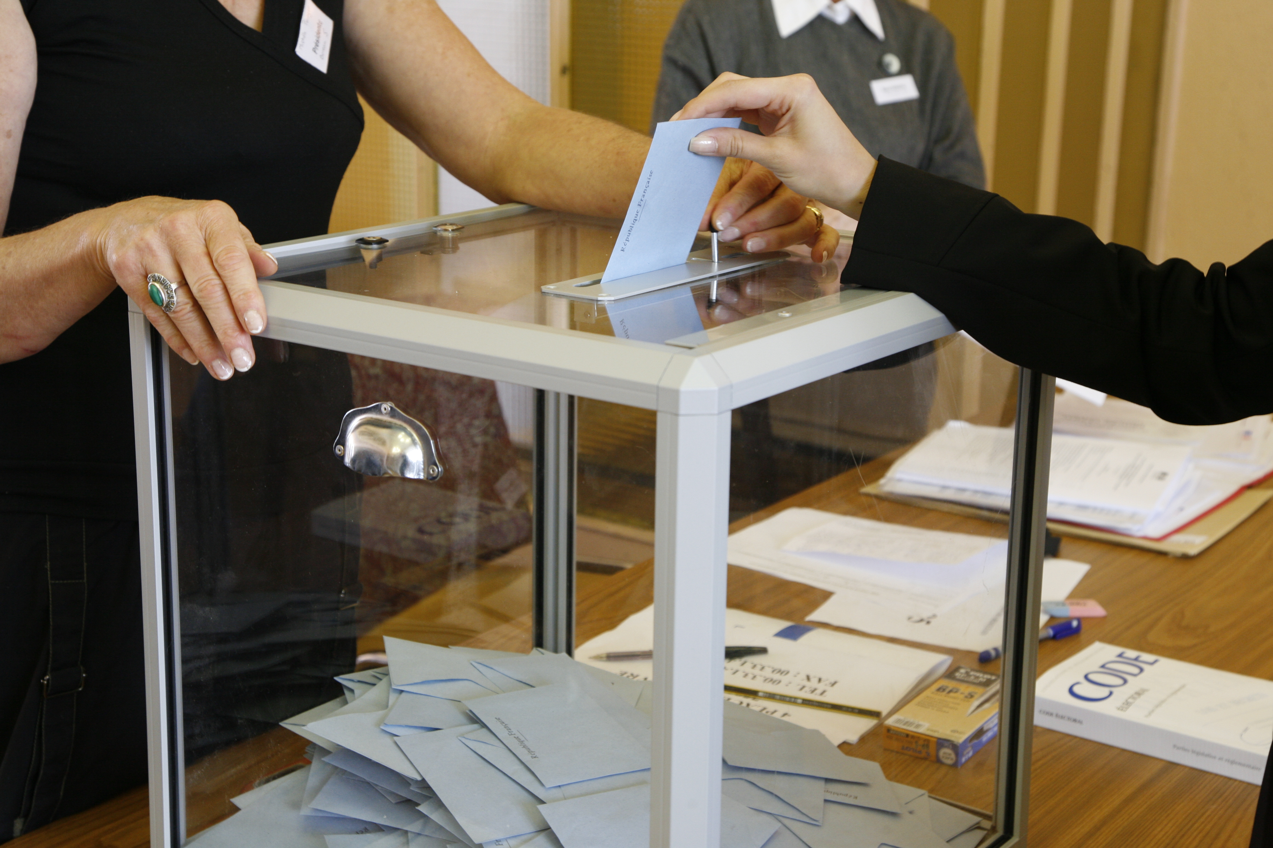 « A l’approche des élections » ... L’affiche officielle de campagne