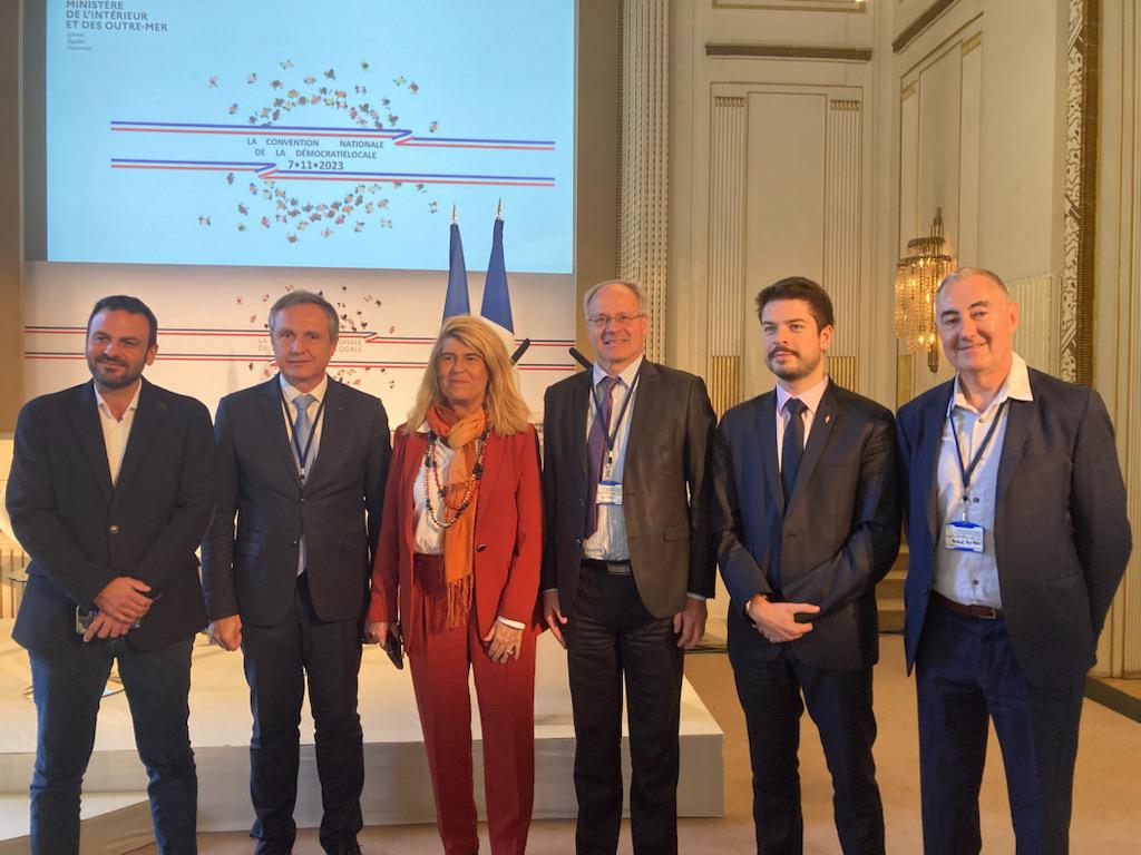 Convention nationale de la démocratie locale : les propositions de l'APVF sur le statut de l'élu local font consensus.