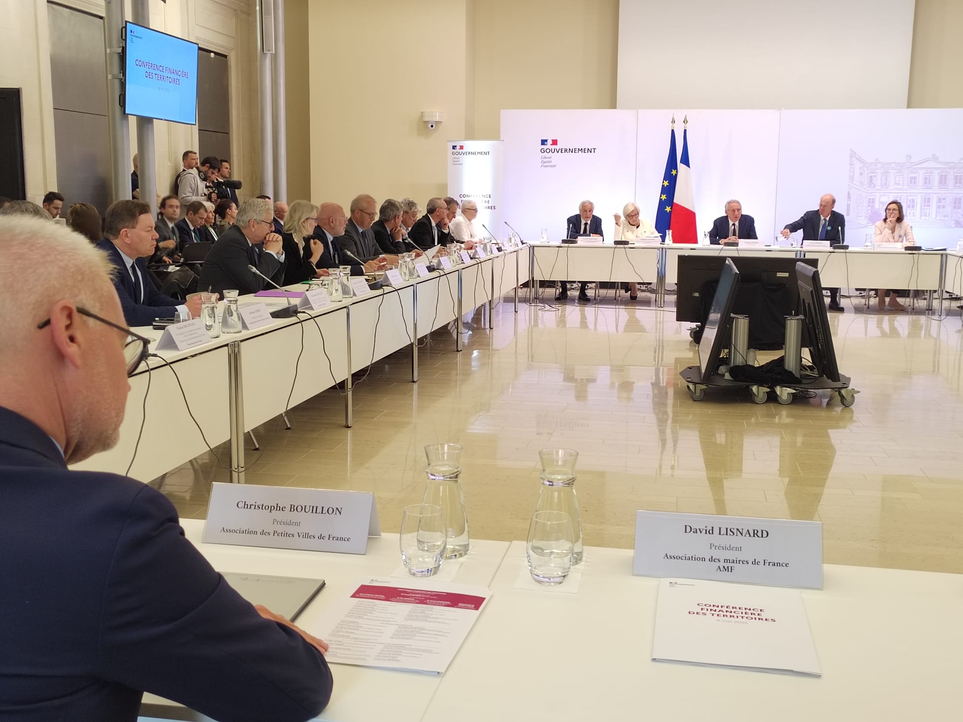 Conférence financière des territoires : L'APVF demande un moratoire sur les charges contraintes