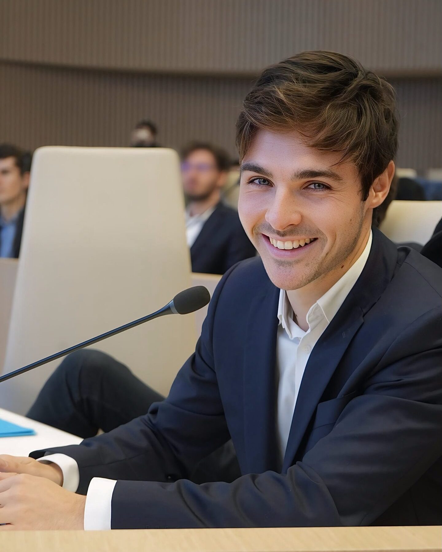3 questions à Florent Rossi – Président de l’Association des jeunes élus de France et Adjoint au Maire d’Auribeau-sur-Siagne (06)