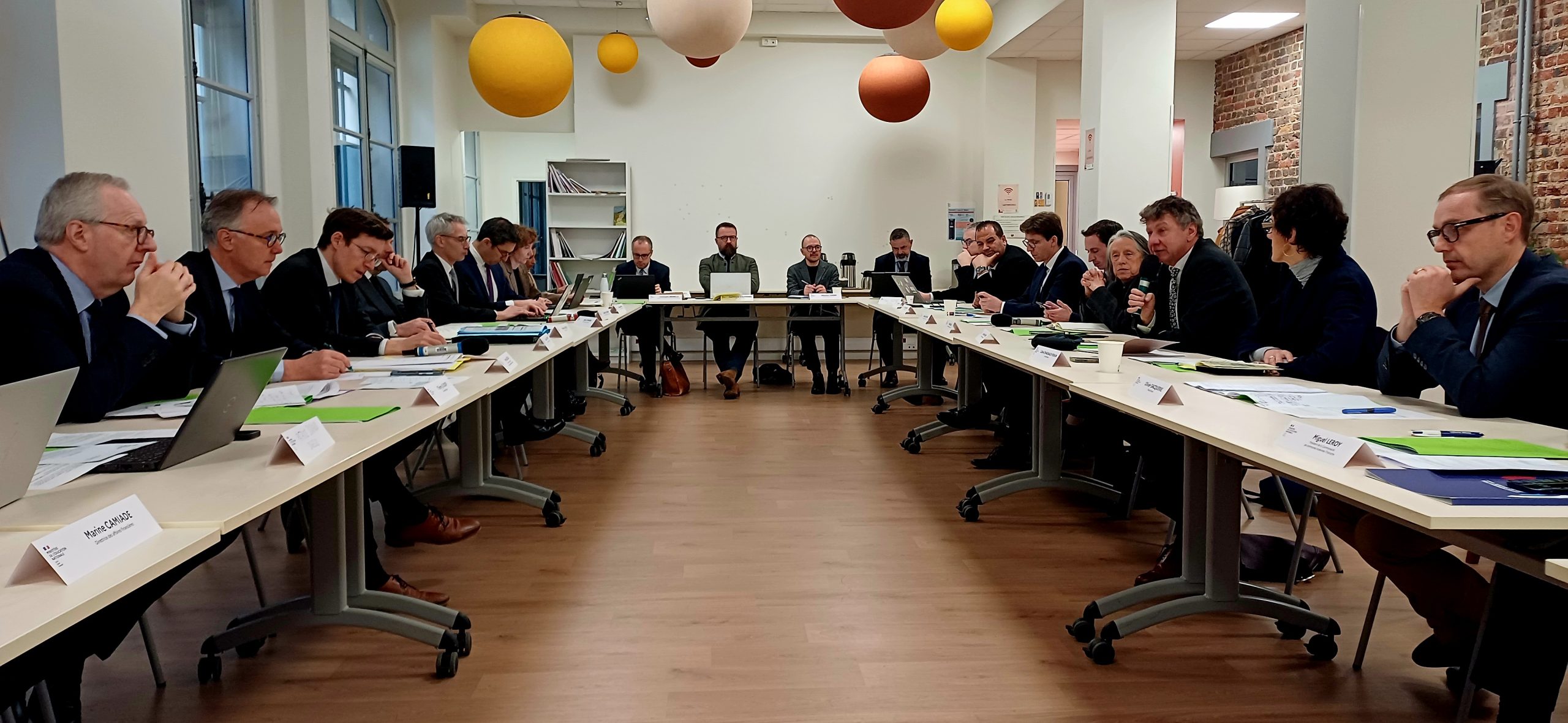 Le ministre de l&rsquo;Education, Edouard Geffray, réunit les élus locaux rue de Grenelle : « Le clocher de la République est l&rsquo;école »